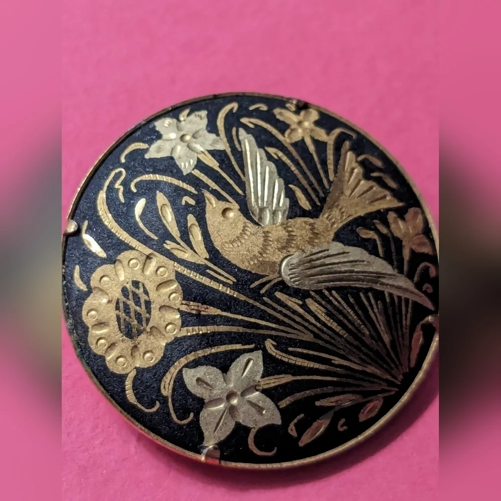 🕊️ Vintage Damascene Pin black and gold birds and floral trombone clasp 1